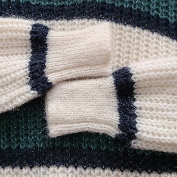 NWOT Abercrombie sweater - Picture 6 of 6